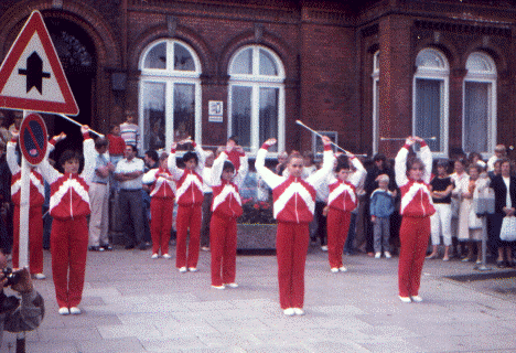 G84.gif (101519 byte)
